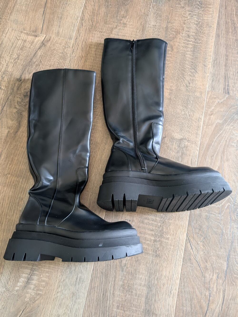 Zara Black Leather Knee High Platform Boot Round Toe Pull On Women’s 39